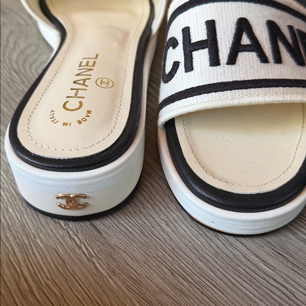 CHANEL Cream and Black Logo Slide Sandals - Picture 7 of 8
